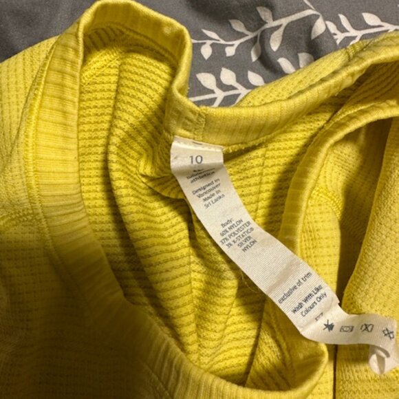 Lululemon Run swiftly T shirt size 10 - Picture 3 of 4